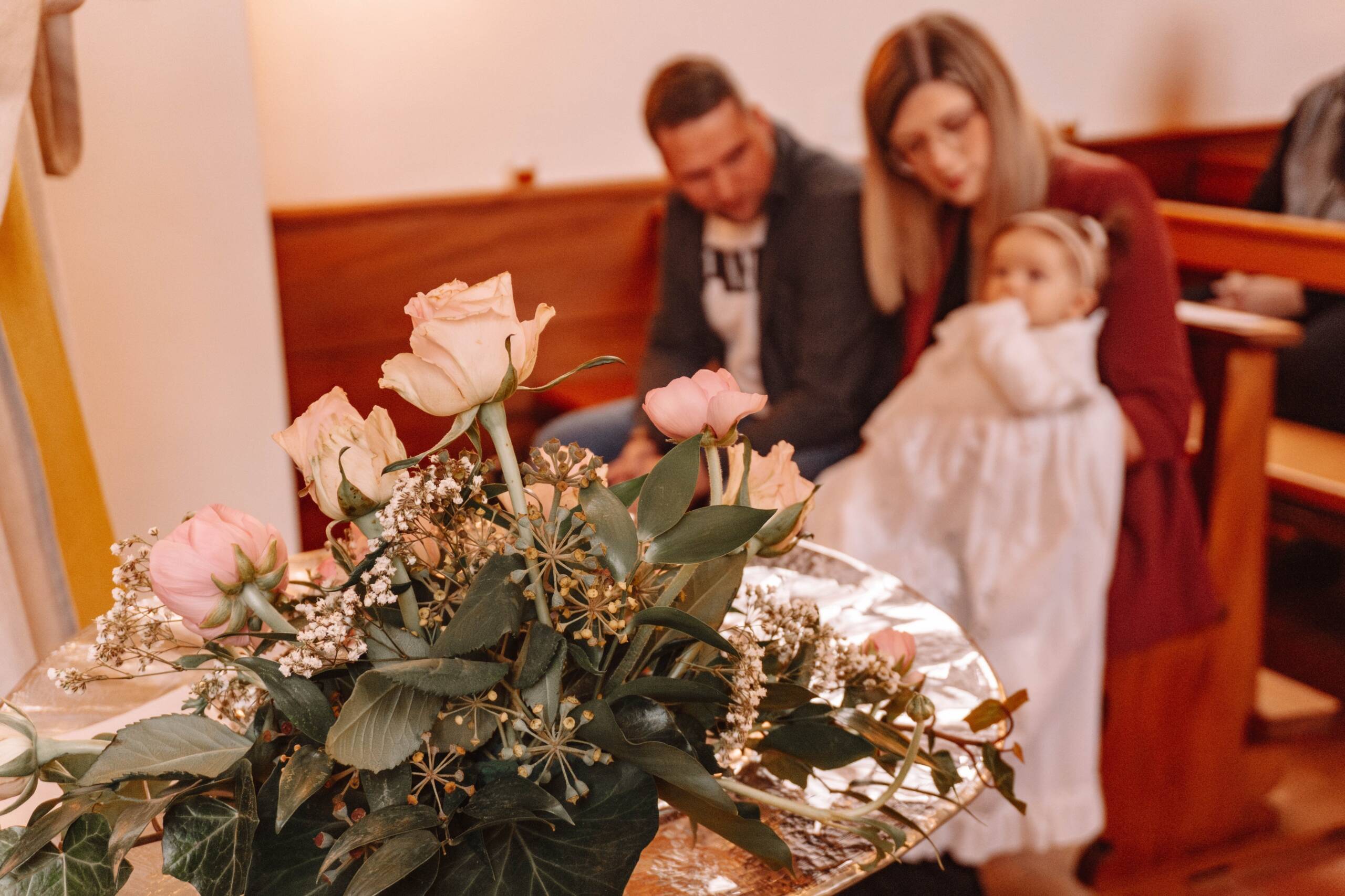 Wer kennt es nicht? Man ersehnt sich die Geburt seines Babys so sehr und dann ist es endlich soweit – das Baby macht sich bereit und will das Licht der Welt erblicken. Die Eltern halten plötzlich das ganze Glück dieser Welt, verpackt in ein paar wenigen Kilos, in ihren Händen.