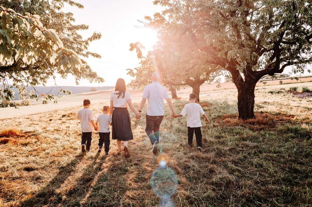familienfotoshooting-sonnenuntergang-moehlin-fricktal