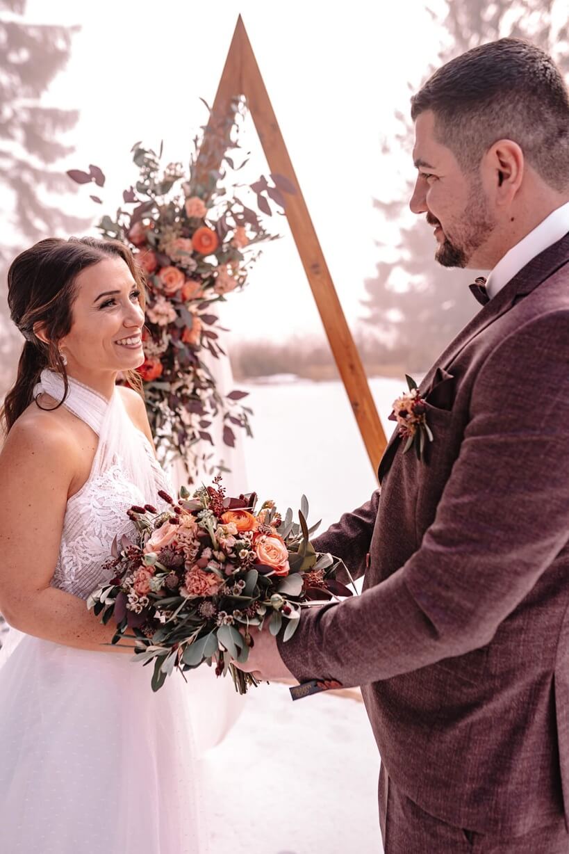 winterhochzeit-brautpaar-trauung-moehlin