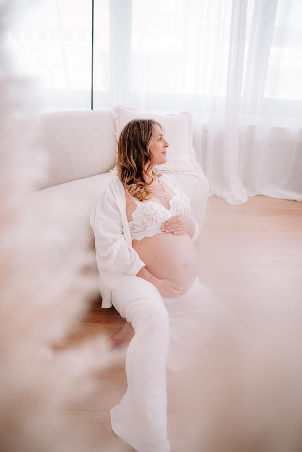 Maternityshooting Basel – liebevolle Bilder
